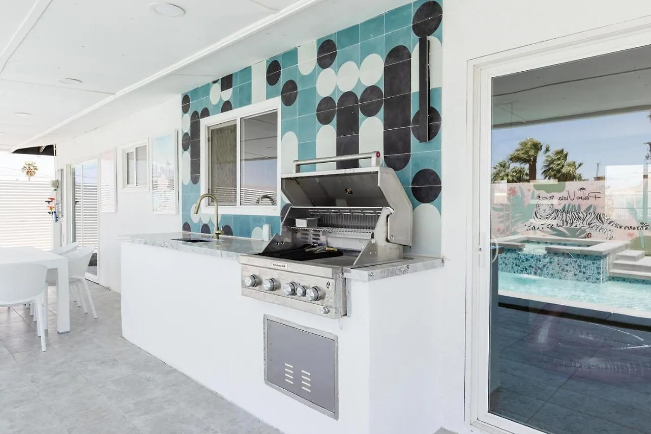 Palm Vista By Rather Be Properties Palm Springs Holiday home