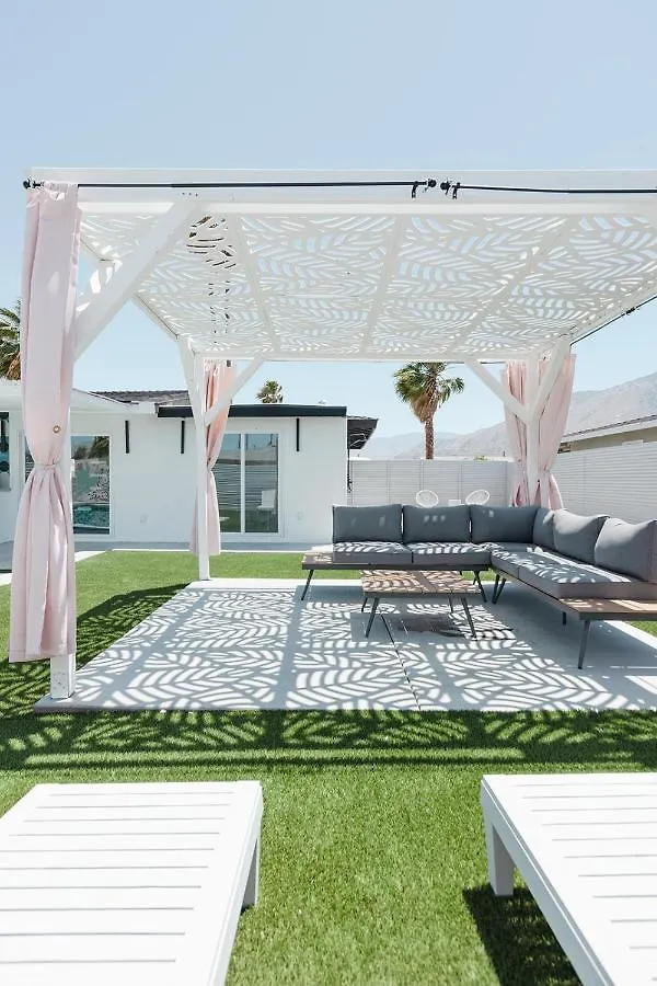 Holiday home Palm Vista By Rather Be Properties Palm Springs