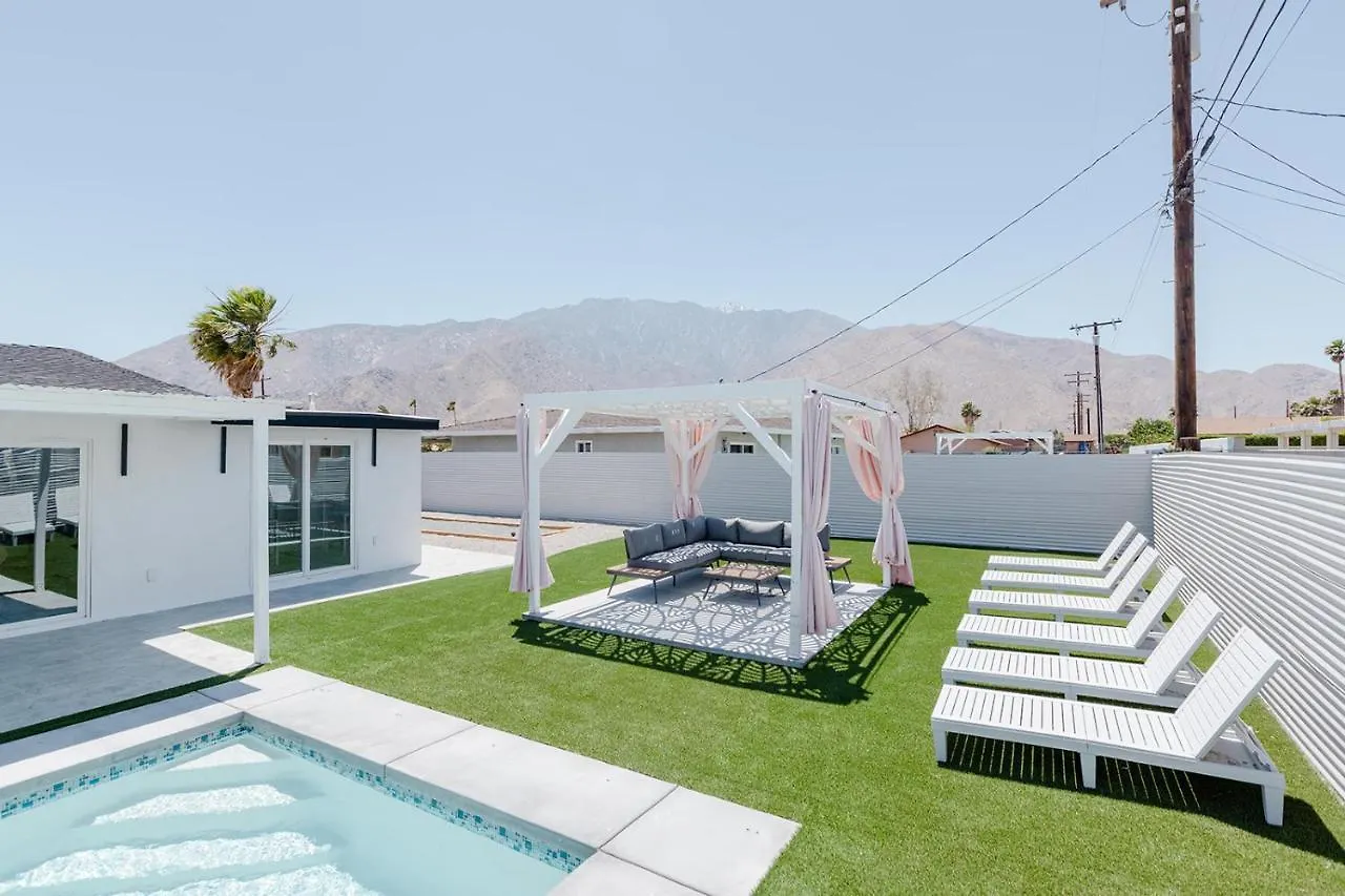 Palm Vista By Rather Be Properties Palm Springs Holiday home